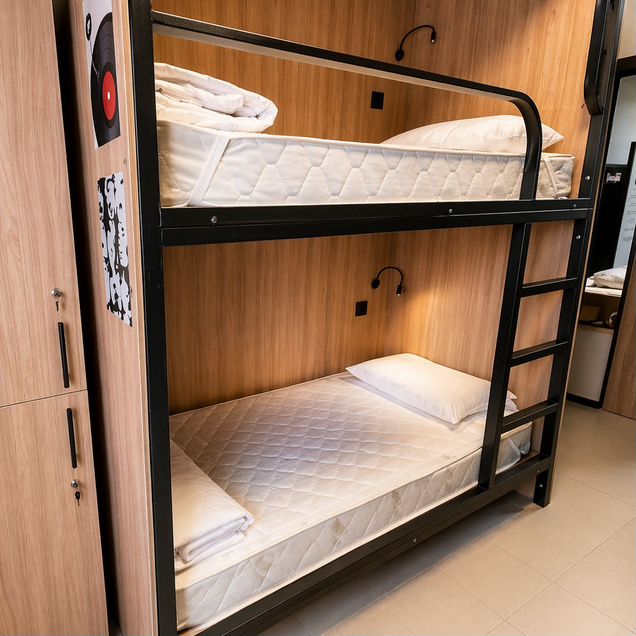 Комната 15 м² в 7-к., 1/2 эт.