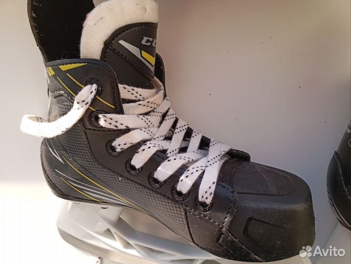 Хоккейные коньки ccm 33