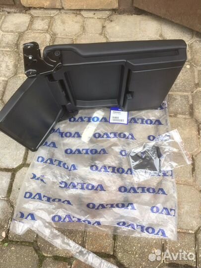 Подлокотник Volvo v70 XC60 XC70
