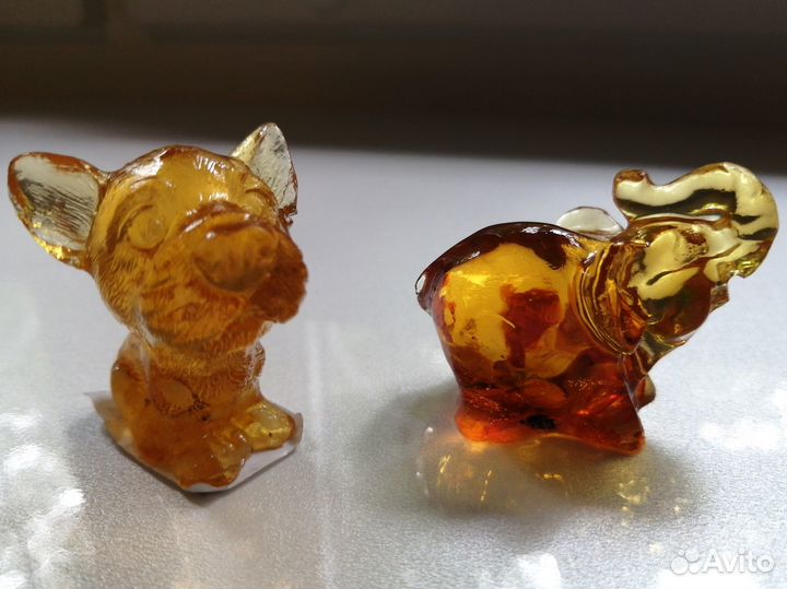Фигурки из янтаря