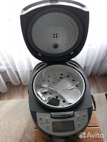 Мультиварка Redmond