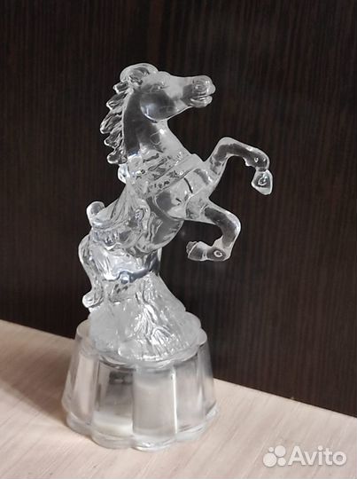 Фигурка лошадь