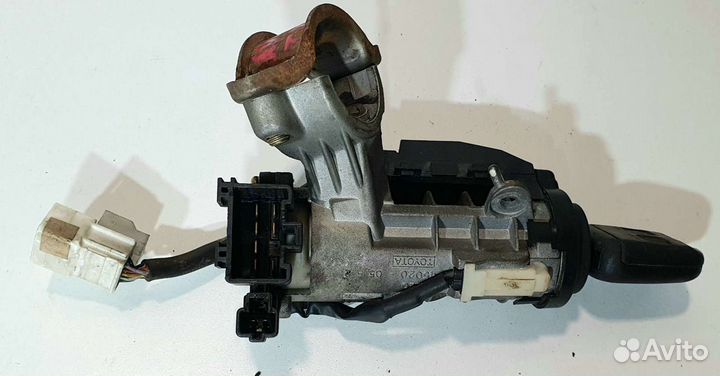 Замок зажигания Toyota Avensis T220