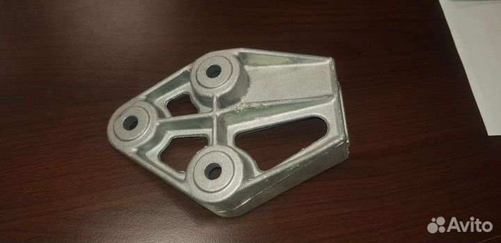 96078088 GM Кронштейн двигателя правый