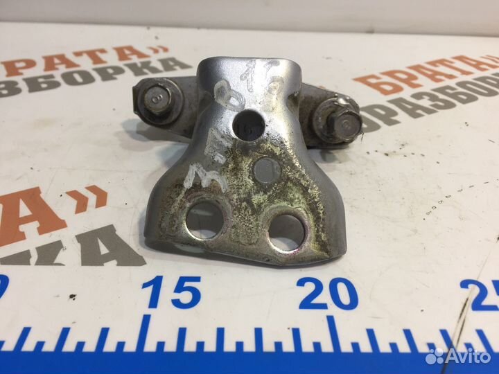 Мицубиси Петля верхняя задней двери Прав