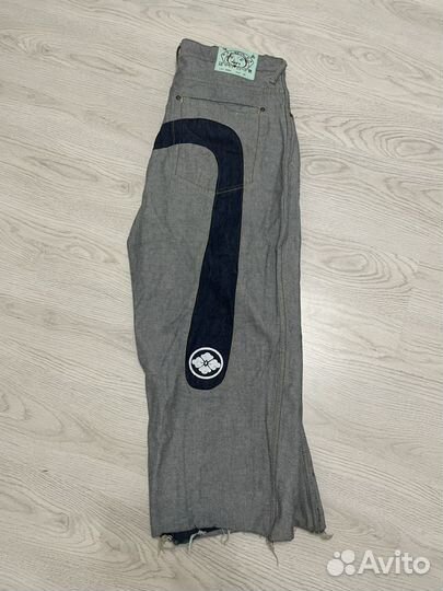 Джинсы evisu
