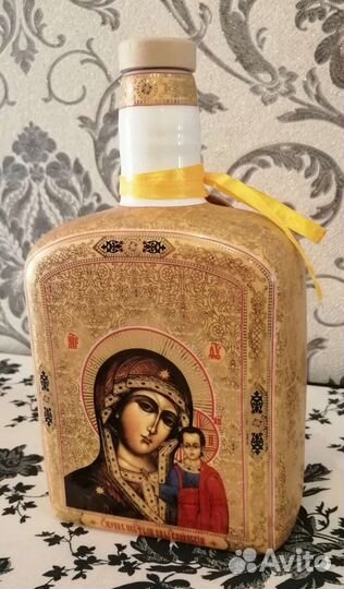 Фарфоровая бутылка для святой воды