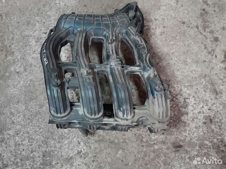 Впускной коллектор 124 126