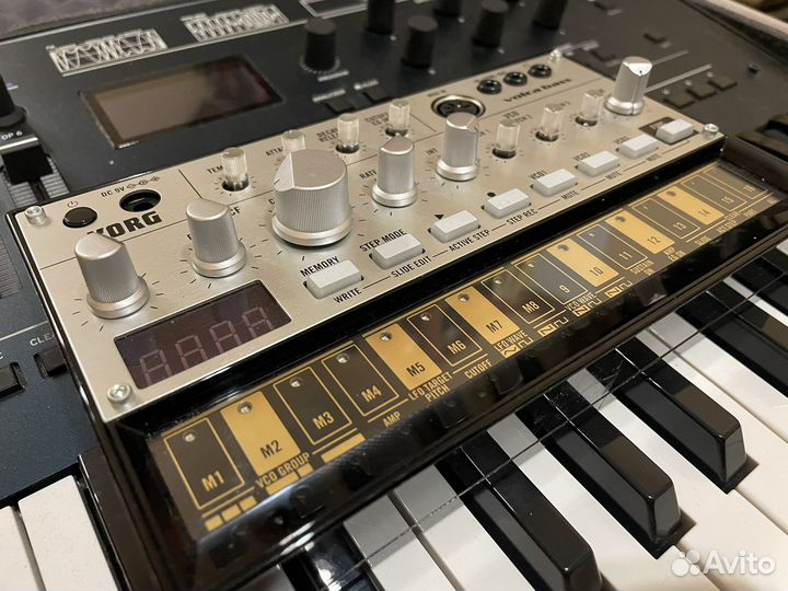 Korg volca bass