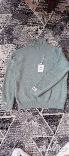 Свитер женский