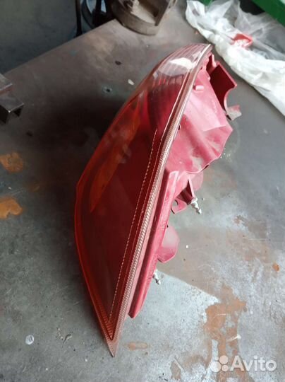 Фонарь задний правый на Митсубиси Лансер 10 дорест