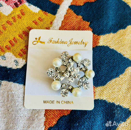 Броши бижутерия