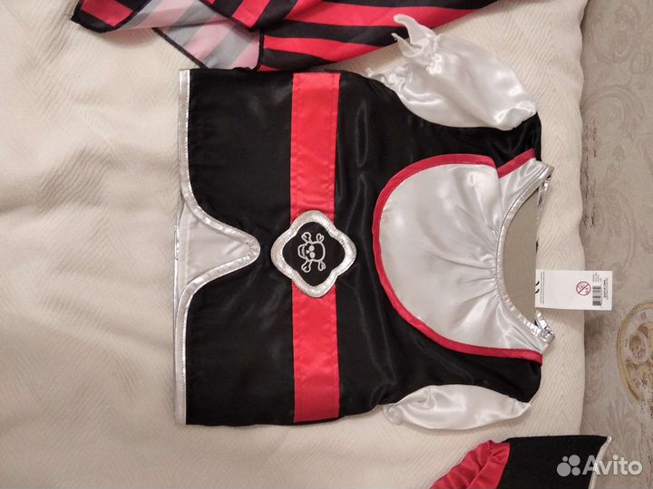 Костюм пиратки новый