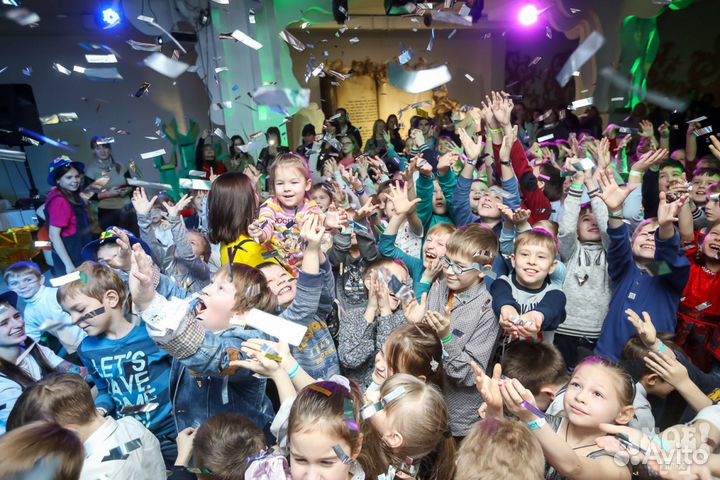 Выдувная машина для искусственного снега конфетти