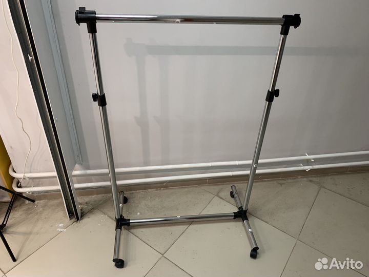 Напольная вешалка