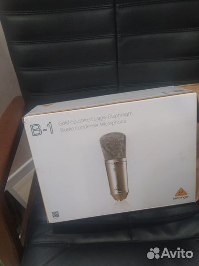 Behringer B-1 студийный микрофон