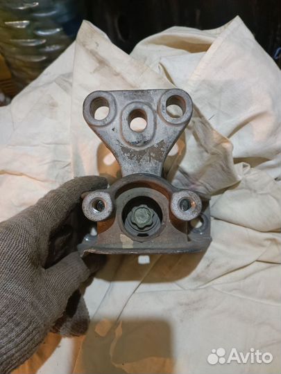 Подушка АКПП Honda Civic 4D для кузова FD