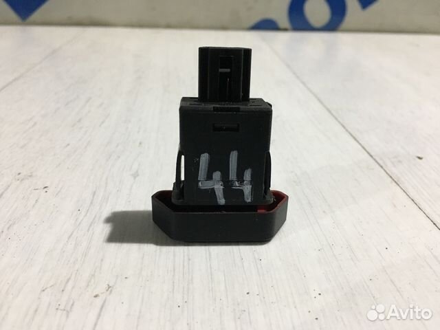 Кнопка аварийки LADA vesta 1.6 мт седан