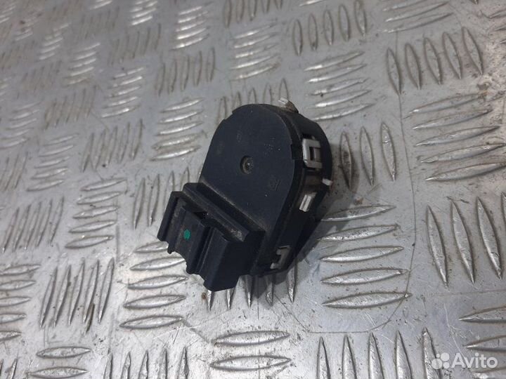 Блок управления зеркалами Chevrolet Cruze J300