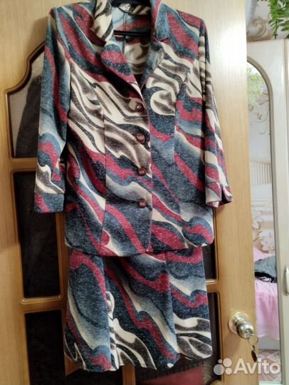 Костюмы женские 52