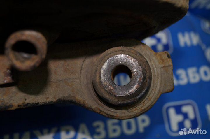 Кулак поворотный задний левый Land Rover Discovery