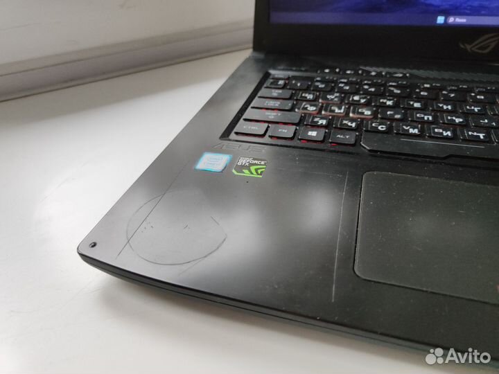 Ноутбук asus rog strix gl703vd