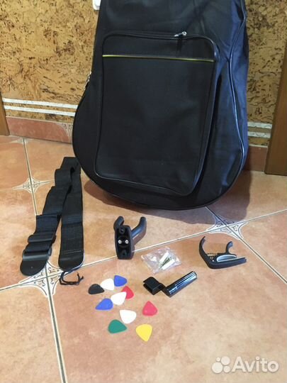 Чехол для акустической гитары и все аксессуары