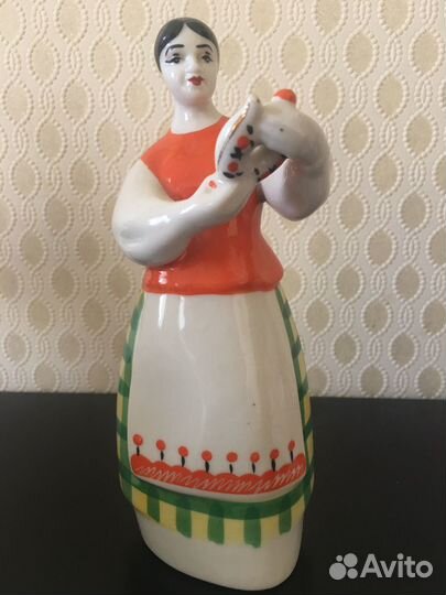 Статуэтка фарфоровая Украинский сувенир