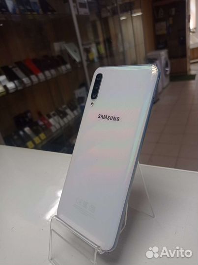 Смартфон samsung galaxy a50 4/64Gb сломан