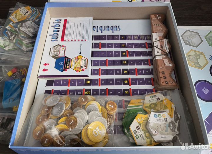 Настольная игра Suburbia