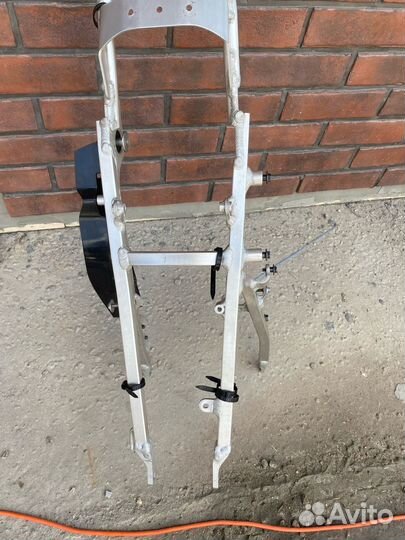 Подрамник Suzuki DRZ400SM