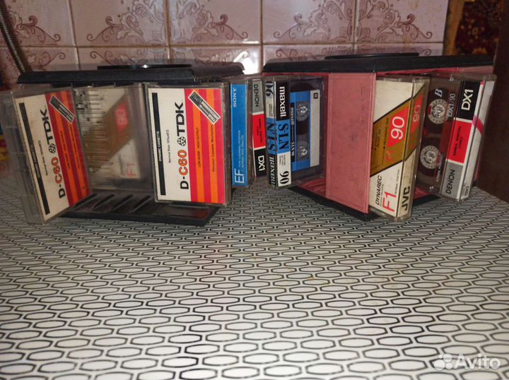 Подставка под аудиокассеты