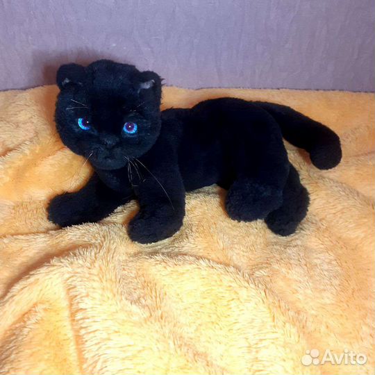 Реалистичная игрушка котёнок