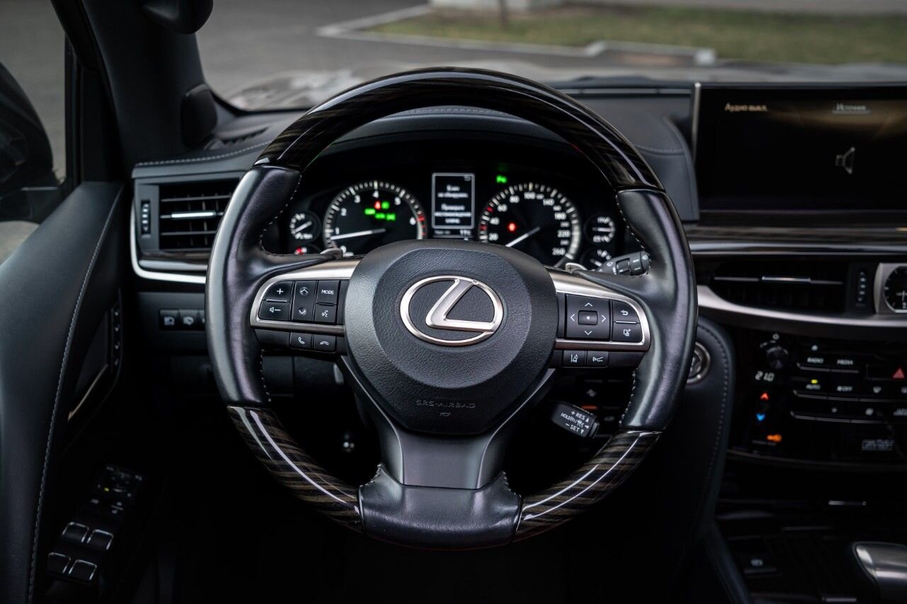 Lexus LX: фото владельца