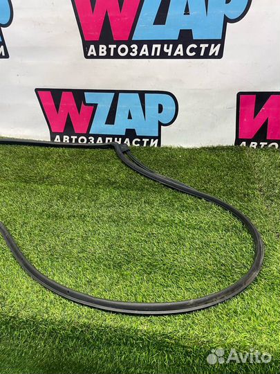 Уплотнитель двери задней левой Honda HR-V 2 рест