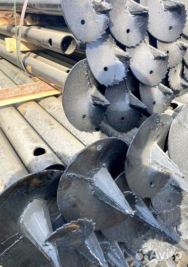 Винтовые сваи и оголовок