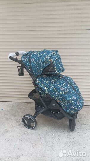 Прогулочная коляска складная