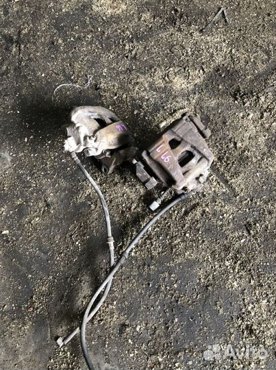 Суппорт передний VW Tiguan 2008-2018