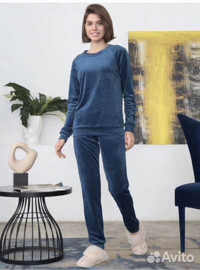 Костюм велюровый женский спортивный