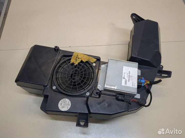 Сабвуфер Audi A4 (B7), 2005