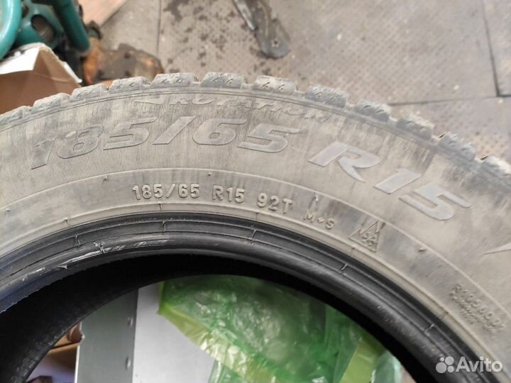 Pirelli Ice Zero 185/65 R15 92T