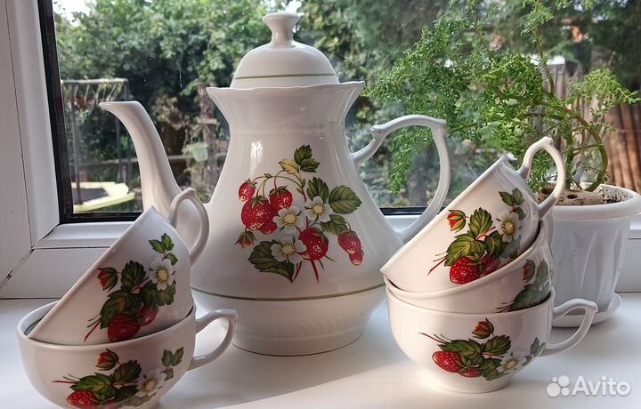 Чайник заварочный СССР 1.7 литра + 5 чашечек