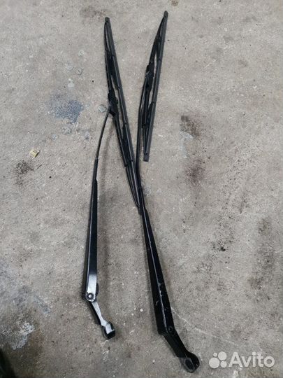 Дворник лобового стекла передний правый Daewoo