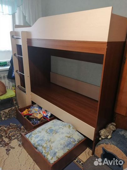 Двухярусная кровать бу