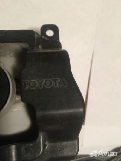 Противотуманка Toyota Land Cruiser 200 2012-2015