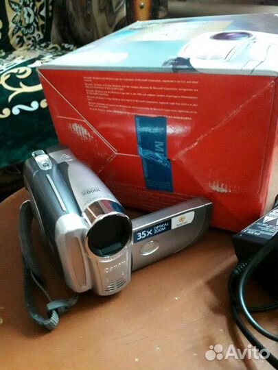 Видеокамера Сanon DC220