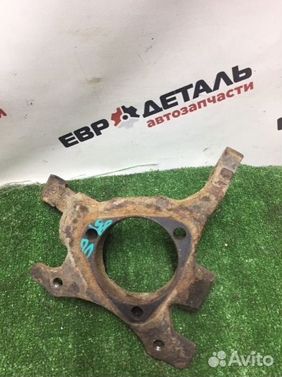 Кулак поворотный передний левый Opel Astra H седан