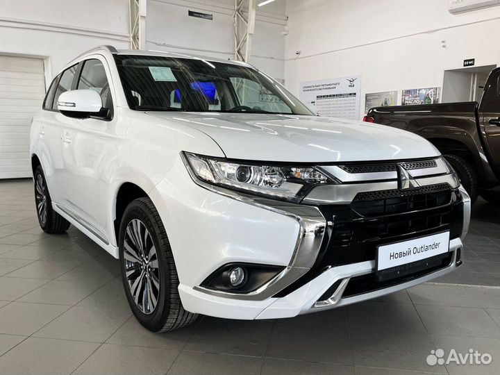 Mitsubishi Outlander 2.0 CVT, 2022