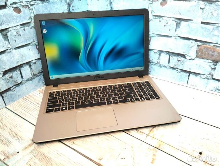 Свежий Asus на A6-9225/ RAM 4/ SSD 256