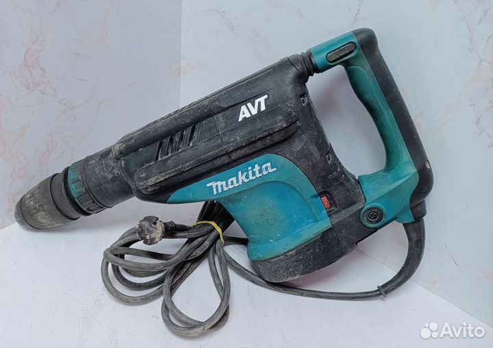 Отбойный молоток Makita HM1213C